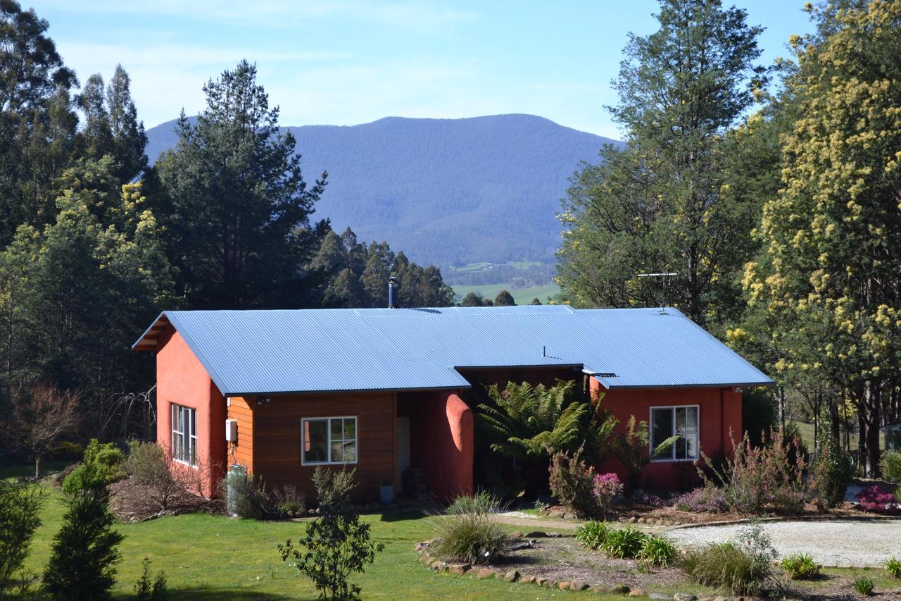Whispering Spirit Holiday Cottages & Mini Ponies Franklin エクステリア 写真