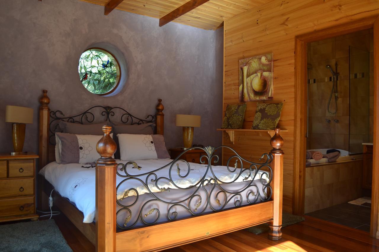 Whispering Spirit Holiday Cottages & Mini Ponies Franklin エクステリア 写真