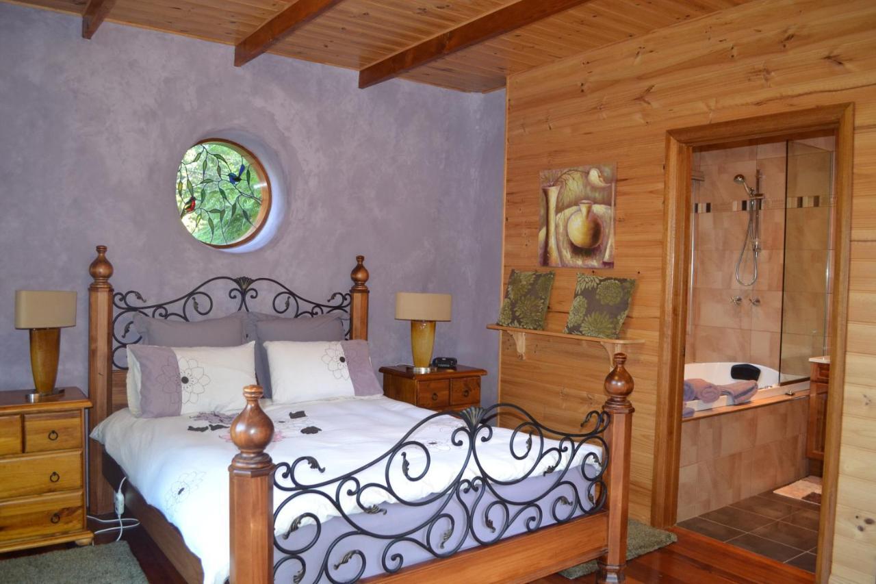 Whispering Spirit Holiday Cottages & Mini Ponies Franklin エクステリア 写真
